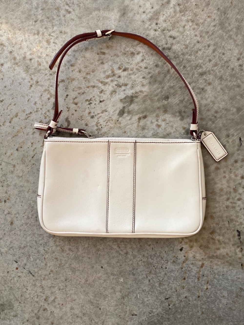 2003 Vintage Coach White Leather Shoulder Bag / Small Tote with Contrast Trim - Picture 2 of 5